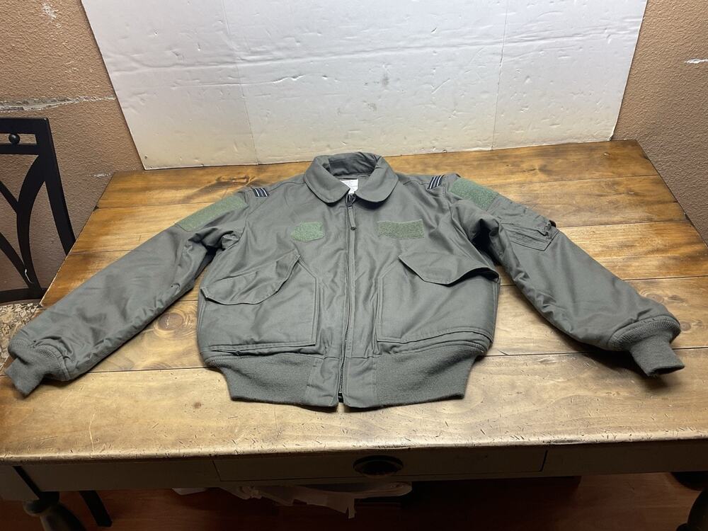 Vintage US Air Force CWU-45/P Flyers Cold Weather Bomber Jacket Green Military L